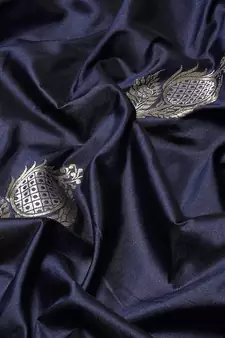 Navy Blue Woven Silk Blend Saree With Blouse