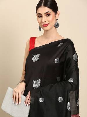 Black Kanjivaram Silk Saree With Zari Weaving 1