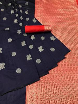 Black Kanjivaram Silk Saree With Zari Weaving 5