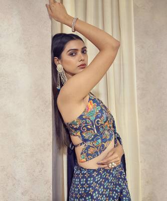 Blue Maaya Pre Drape Saree With Butterfly Top 6