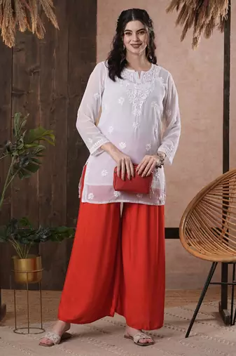 Hand Embroidered White Georgette Lucknowi Chikankari Indian Women Straight Short Kurti With Slip