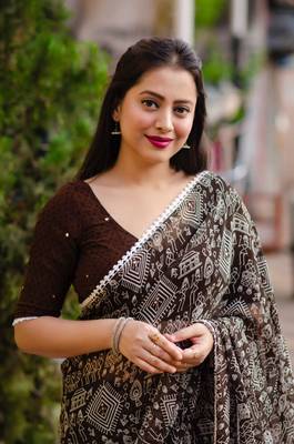 Coffee printed silk saree with blouse 3