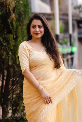 Yellow printed chiffon saree with blouse 2