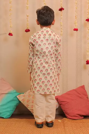 White Jaismine Kurta Pyjama