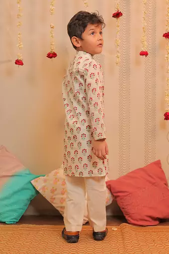 White Jaismine Kurta Pyjama