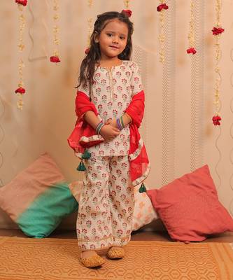 White Jasmine Kurta Pants With Dupatta 1