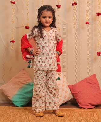 White Jasmine Kurta Pants With Dupatta 2