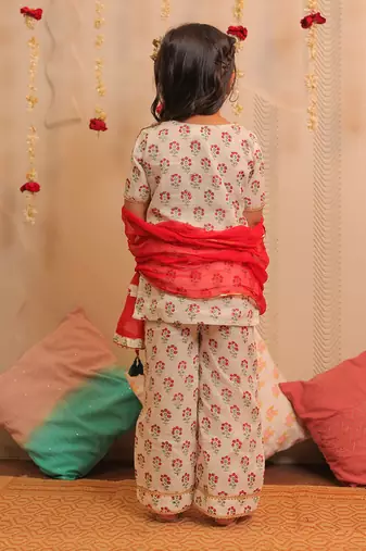 White Jasmine Kurta Pants With Dupatta