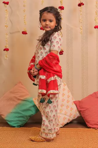 White Jasmine Kurta Pants With Dupatta