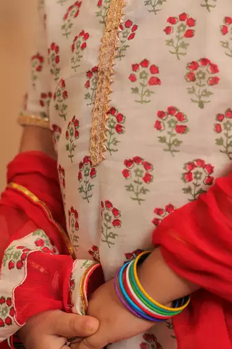 White Jasmine Kurta Pants With Dupatta