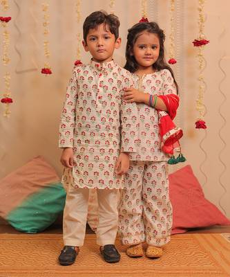 White Jasmine Kurta Pants With Dupatta 6