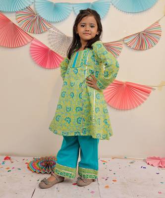 Green Garden Kurta With Pants 2