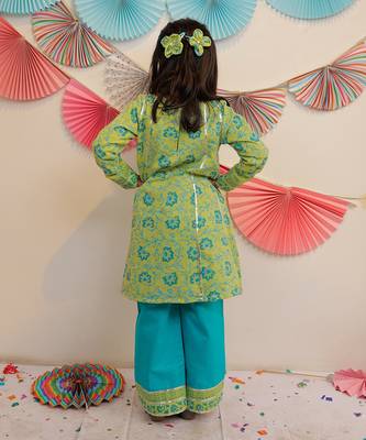 Green Garden Kurta With Pants 4