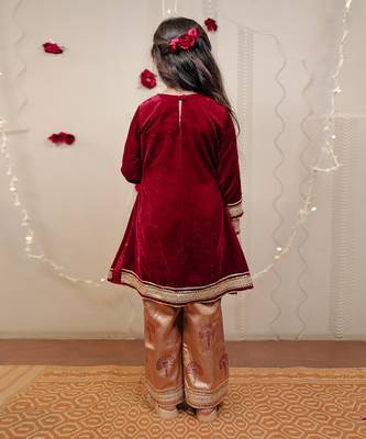 Maroon Velvet Kurta Set 4