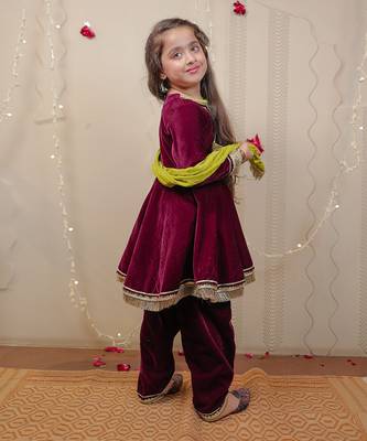 Wine Velvet Kurta Set With Dupatta 6