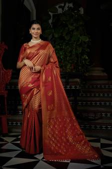 Red woven kanchipuram silk blend saree with blouse