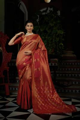 Red woven kanchipuram silk blend saree with blouse 2