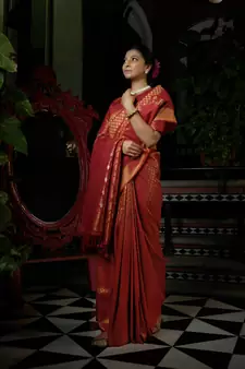 Red woven kanchipuram silk blend saree with blouse