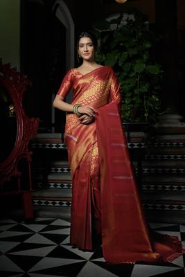 Red woven kanchipuram silk blend saree with blouse 1