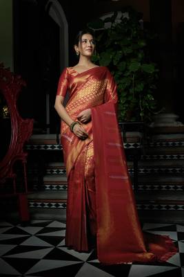 Red woven kanchipuram silk blend saree with blouse 2