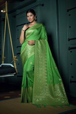 Green woven banarasi saree with blouse 1