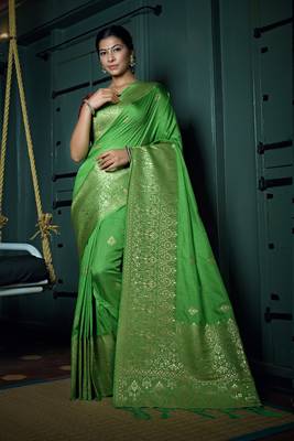Green woven banarasi saree with blouse 2