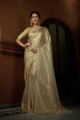 White woven kanchipuram silk blend saree with blouse 1