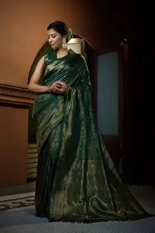 Green woven kanchipuram silk blend saree with blouse