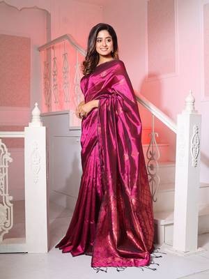 Magenta Silk Matka Handwoven Saree With Texture Designs 3