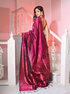 Magenta Silk Matka Handwoven Saree With Texture Designs 4