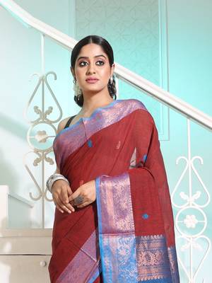 Dark Red Cotton Handspun Handwoven Saree With Woven Zari Floral Motifs And Contrast Borders And Pallu 2