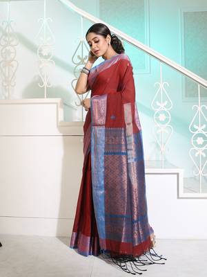 Dark Red Cotton Handspun Handwoven Saree With Woven Zari Floral Motifs And Contrast Borders And Pallu 3