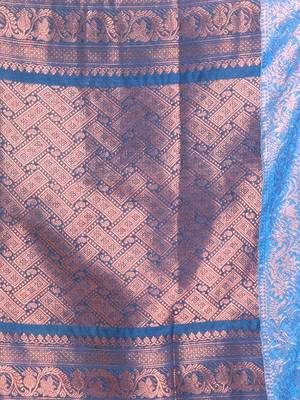 Dark Red Cotton Handspun Handwoven Saree With Woven Zari Floral Motifs And Contrast Borders And Pallu 5