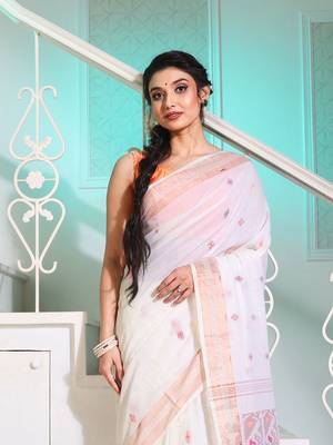 White Cotton Handspun Saree With Jamdani Designs Pallu 2