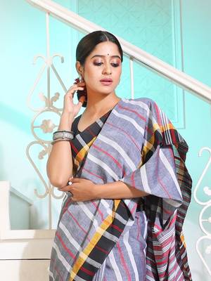 Grey Cotton Handspun Handwoven Saree With Stripes Pattern 2