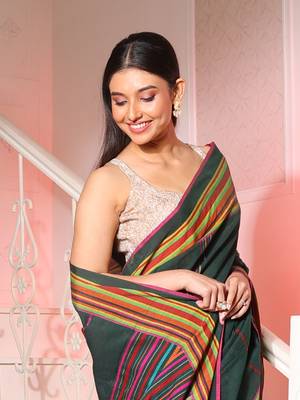 Forest Green Cotton Handspun Handwoven Saree With Stripes Pattern 2