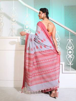 Grey Cotton Handspun Soft Saree With Paisley Pallu 4