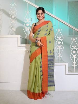 Sap Green Cotton Handspun Soft Saree With Paisley Pallu 1