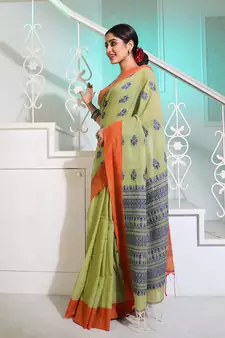 Sap Green Cotton Handspun Soft Saree With Paisley Pallu