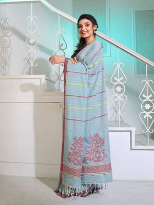 Powder Blue Cotton Handspun Handwoven Saree With Stripes And Nakshi Pattern 3