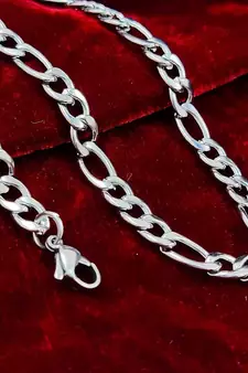 Silver na necklaces