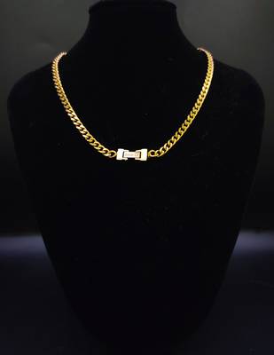 Gold na necklaces 1