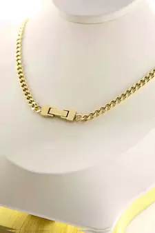Gold na necklaces