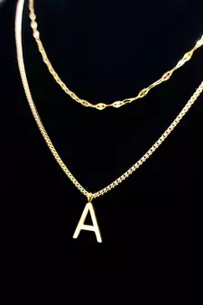 Gold na necklaces