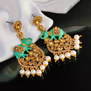 Green earrings 1