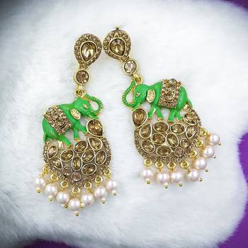 Green earrings 2