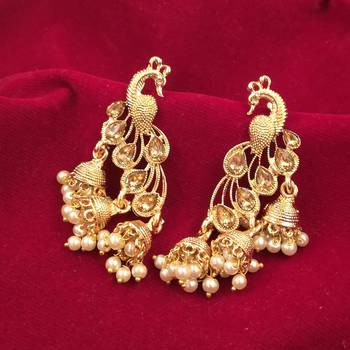 Gold earrings 2