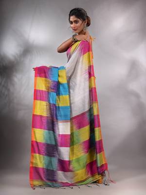 White Cotton Blend Handwoven Saree With Ikkat Pattern 4