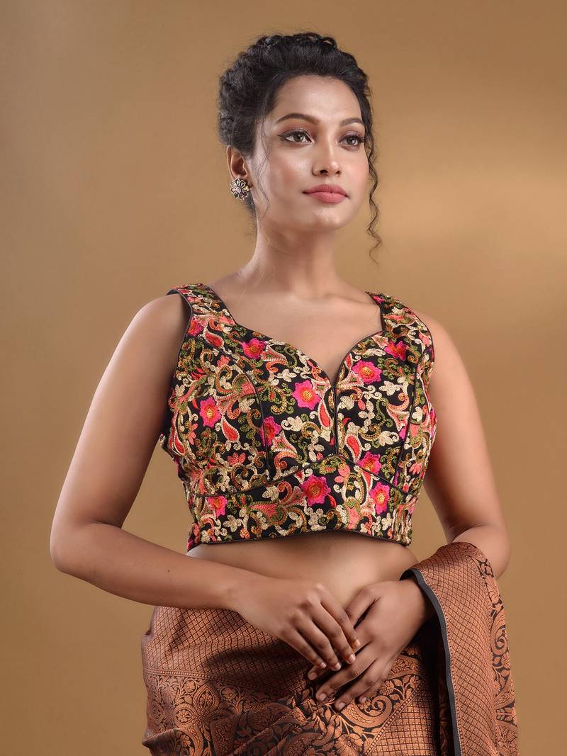 Black Georgette Sleeveless Blouse With Floral Embroidery And Sequins Free Size