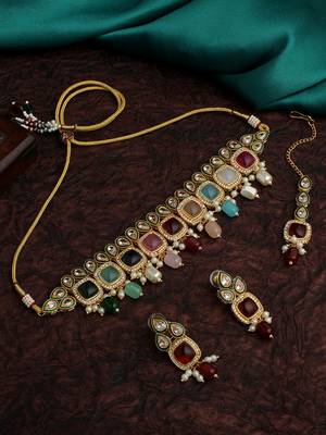 Multi Coloured Gold Toned Kundan Jewellery Set For Bride To Be 1